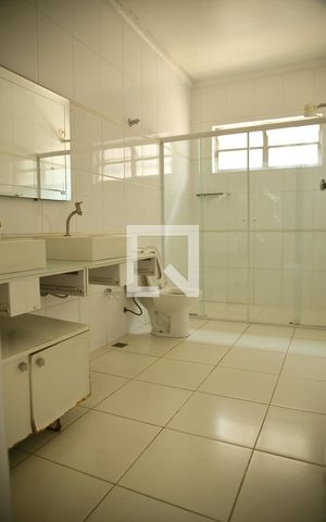 Casa à venda com 250m², 4 quartos e 4 vagasBanheiro da Suíte