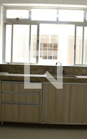 Casa à venda com 250m², 4 quartos e 4 vagasCozinha - Armários