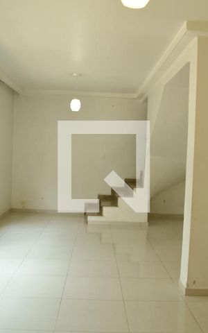 Casa à venda com 250m², 4 quartos e 4 vagasSala