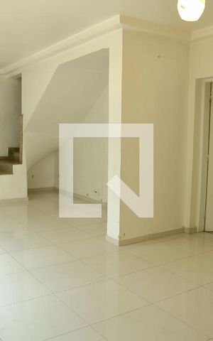 Casa à venda com 250m², 4 quartos e 4 vagasSala