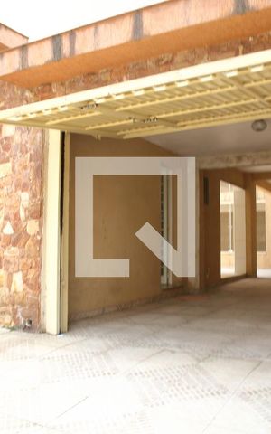Casa à venda com 250m², 4 quartos e 4 vagasGaragem