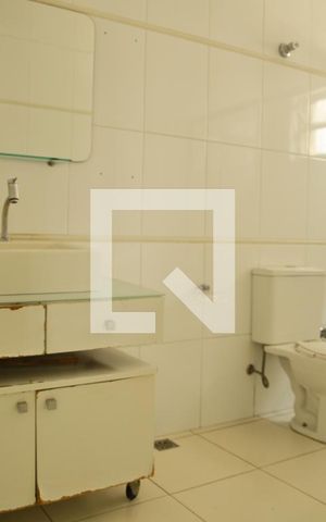 Casa à venda com 250m², 4 quartos e 4 vagasBanheiro Social