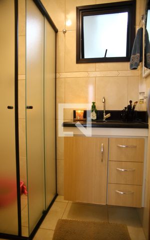 Apartamento à venda com 72m², 3 quartos e 2 vagasBanheiro 