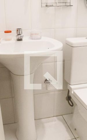 Casa à venda com 374m², 6 quartos e 5 vagas Casa à venda com 374m², 6 quartos e 5 vagasBanheiro