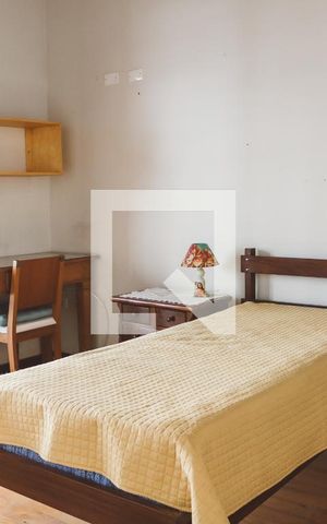 Casa à venda com 374m², 6 quartos e 5 vagas Casa à venda com 374m², 6 quartos e 5 vagasQuarto