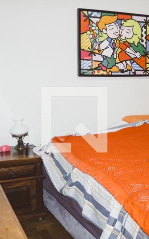 Casa à venda com 374m², 6 quartos e 5 vagas Casa à venda com 374m², 6 quartos e 5 vagasQuarto 1