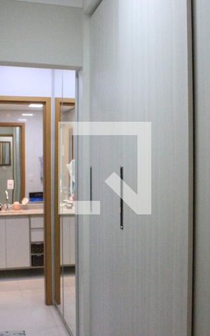 Apartamento à venda com 165m², 3 quartos e 3 vagasCloset da suíte 2