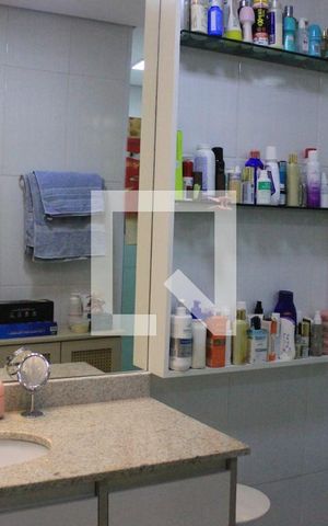 Apartamento à venda com 165m², 3 quartos e 3 vagasBanheiro da Suíte 2