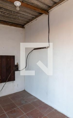 Casa à venda com 141m², 2 quartos e 2 vagasQuarto dos Fundos