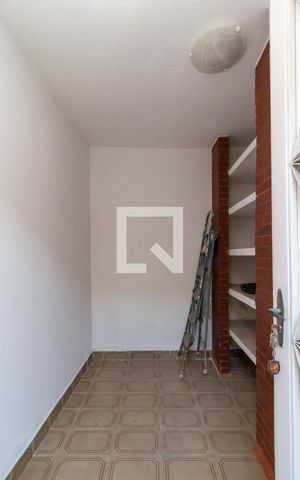 Casa à venda com 141m², 2 quartos e 2 vagasQuarto de Serviço