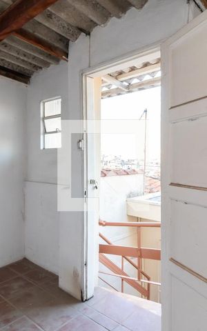 Casa à venda com 141m², 2 quartos e 2 vagasQuarto dos Fundos