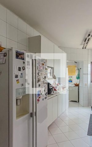 Apartamento à venda com 127m², 3 quartos e 2 vagas Apartamento à venda com 127m², 3 quartos e 2 vagasCozinha