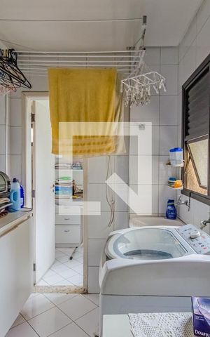 Apartamento à venda com 127m², 3 quartos e 2 vagas Apartamento à venda com 127m², 3 quartos e 2 vagasÁrea de Serviço