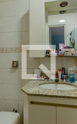 Apartamento à venda com 127m², 3 quartos e 2 vagas Apartamento à venda com 127m², 3 quartos e 2 vagasBanheiro da Suíte 1