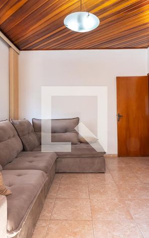 Casa à venda com 240m², 3 quartos e 4 vagasSala