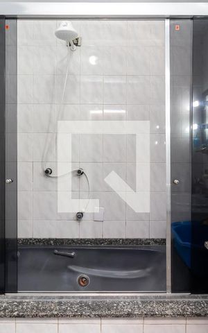 Casa à venda com 240m², 3 quartos e 4 vagasBanheiro da Suíte