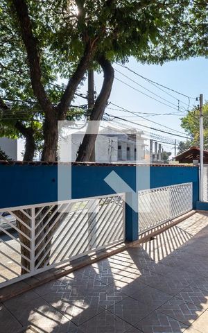 Casa à venda com 240m², 3 quartos e 4 vagasQuintal Frontal