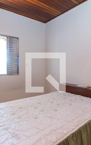Casa à venda com 240m², 3 quartos e 4 vagasSuíte