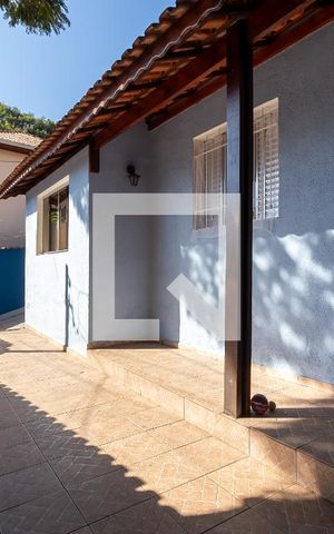 Casa à venda com 240m², 3 quartos e 4 vagasQuintal Frontal