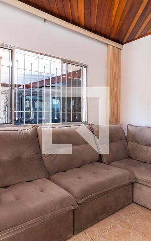Casa à venda com 240m², 3 quartos e 4 vagasSala