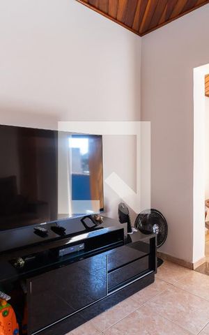 Casa à venda com 240m², 3 quartos e 4 vagasSala