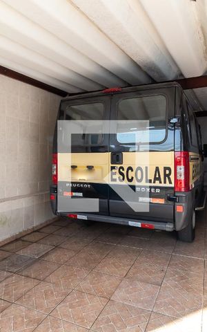 Casa à venda com 240m², 3 quartos e 4 vagasGaragem
