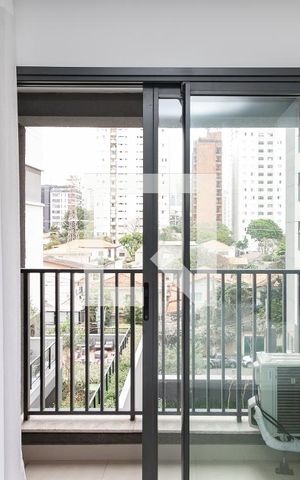 Studio à venda com 27m², 1 quarto e sem vaga Studio à venda com 27m², 1 quarto e sem vagaVaranda
