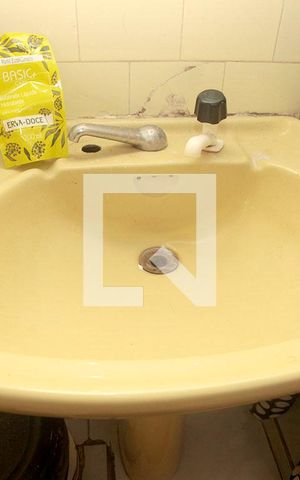 Apartamento para alugar com 160m², 7 quartos e sem vagaBanheiro 2