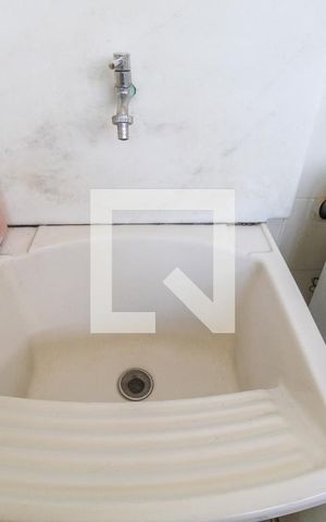 Apartamento à venda com 250m², 3 quartos e 2 vagas Apartamento à venda com 250m², 3 quartos e 2 vagasÁrea de Serviço