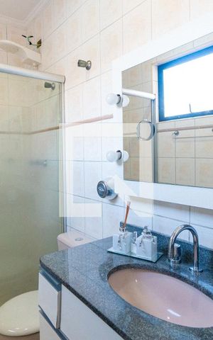Casa de condomínio à venda com 132m², 3 quartos e 2 vagas Casa de condomínio à venda com 132m², 3 quartos e 2 vagasBanheiro da Suíte