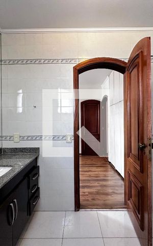 Apartamento à venda com 237m², 3 quartos e 3 vagasBanheiro Suíte 1
