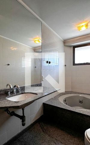 Apartamento à venda com 237m², 3 quartos e 3 vagasBanheiro Suíte 2