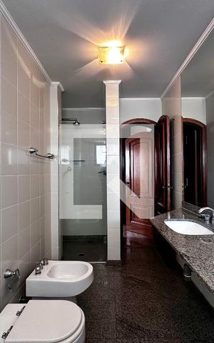 Apartamento à venda com 237m², 3 quartos e 3 vagasBanheiro Suíte 2