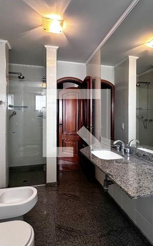 Apartamento à venda com 237m², 3 quartos e 3 vagasBanheiro Suíte 2