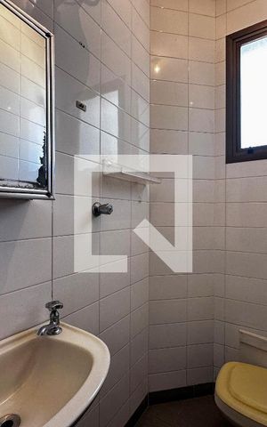 Apartamento à venda com 237m², 3 quartos e 3 vagasBanheiro de Serviço