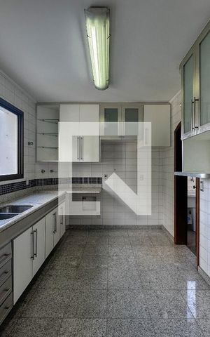 Apartamento à venda com 237m², 3 quartos e 3 vagasCozinha