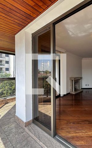 Apartamento à venda com 237m², 3 quartos e 3 vagasSacada