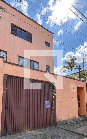 Casa à venda com 343m², 3 quartos e 6 vagasFachada + plaquinha