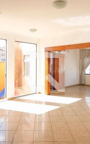 Casa à venda com 343m², 3 quartos e 6 vagasSala