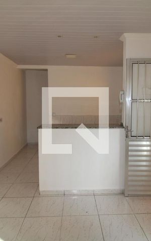 Casa de condomínio para alugar com 37m², 1 quarto e 1 vagaSala / Cozinha