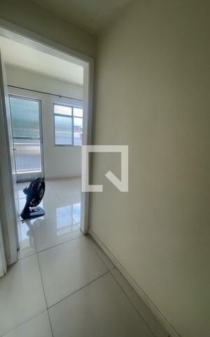 Casa para alugar com 75m², 2 quartos e 1 vaga Casa para alugar com 75m², 2 quartos e 1 vagaCorredor