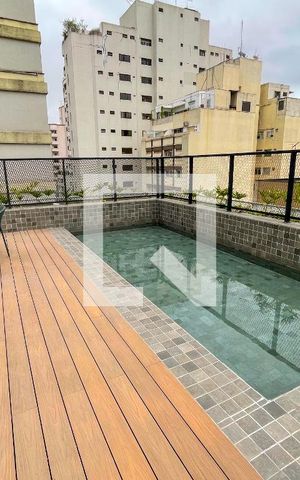 Studio à venda com 26m², 1 quarto e sem vaga Studio à venda com 26m², 1 quarto e sem vagaÁrea comum - Piscina