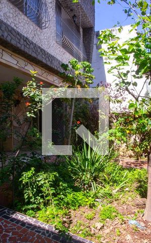 Casa à venda com 220m², 4 quartos e 3 vagas Casa à venda com 220m², 4 quartos e 3 vagasQuintal