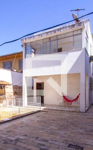 Casa à venda com 220m², 4 quartos e 3 vagas Casa à venda com 220m², 4 quartos e 3 vagasQuintal