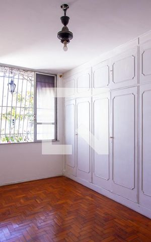 Casa à venda com 220m², 4 quartos e 3 vagas Casa à venda com 220m², 4 quartos e 3 vagasQuarto 2