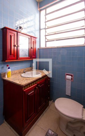 Casa à venda com 220m², 4 quartos e 3 vagas Casa à venda com 220m², 4 quartos e 3 vagasBanheiro Social
