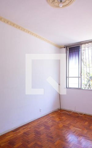 Casa à venda com 220m², 4 quartos e 3 vagas Casa à venda com 220m², 4 quartos e 3 vagasSuíte