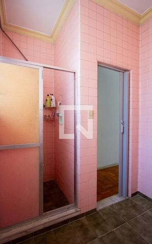 Casa à venda com 220m², 4 quartos e 3 vagas Casa à venda com 220m², 4 quartos e 3 vagasBanheiro da Suíte