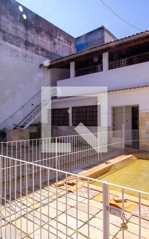 Casa à venda com 220m², 4 quartos e 3 vagas Casa à venda com 220m², 4 quartos e 3 vagasQuintal