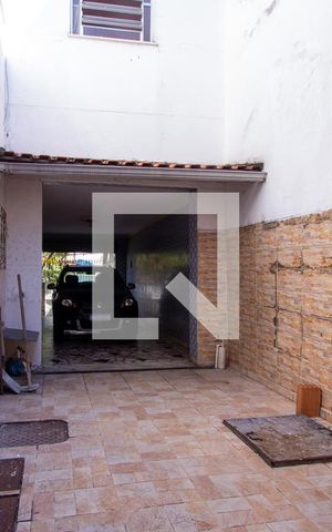 Casa à venda com 220m², 4 quartos e 3 vagas Casa à venda com 220m², 4 quartos e 3 vagasQuintal